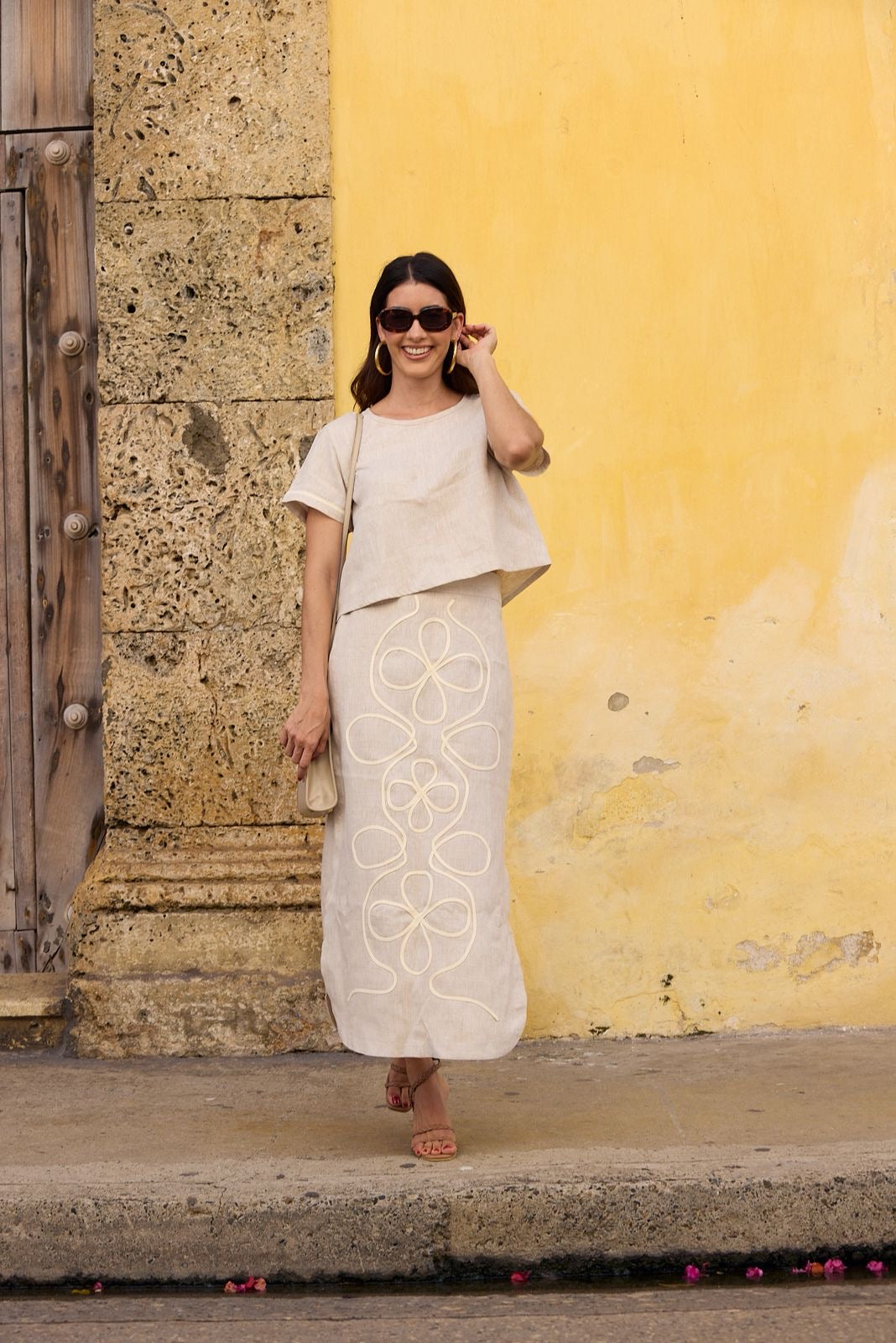 SET LINO CON BORDADO BEIGE