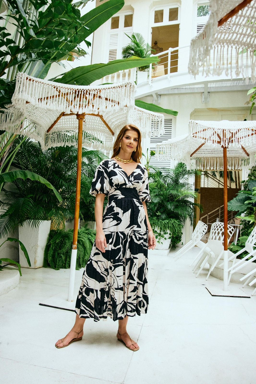 VESTIDO DE MANGAS NEGRO