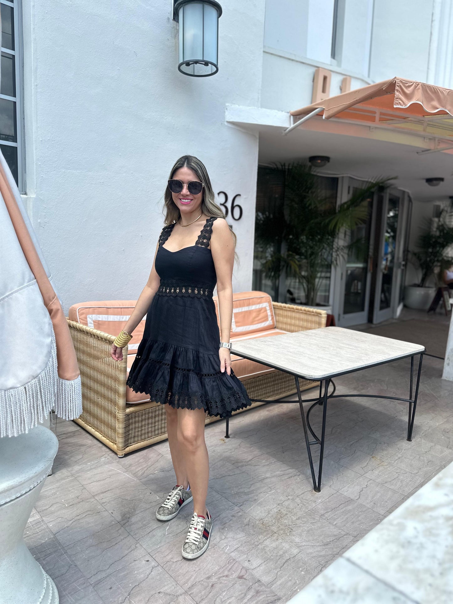 VESTIDO EN LINO NEGRO