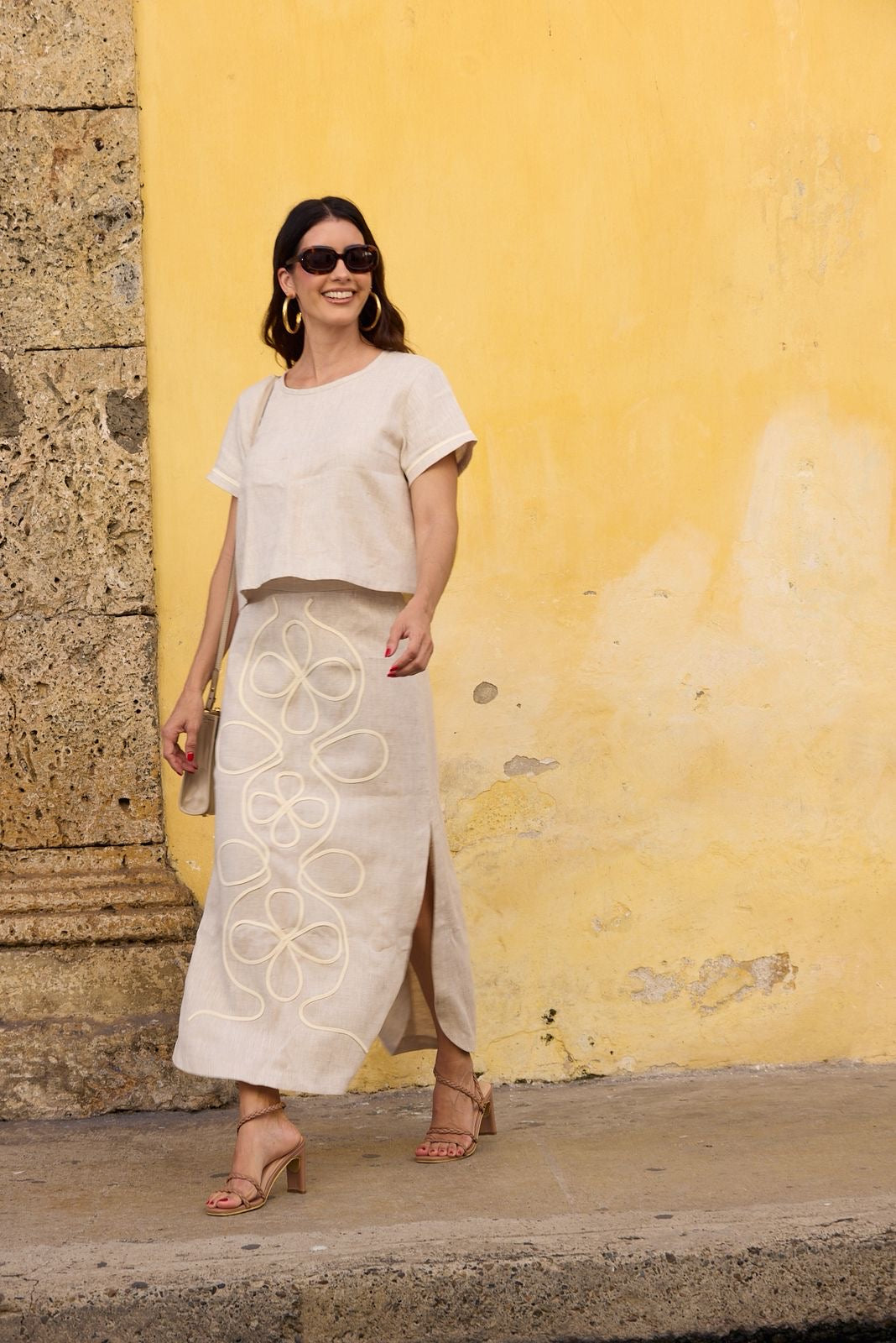 SET LINO CON BORDADO BEIGE